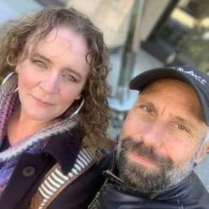 Meet your Posher, Lara